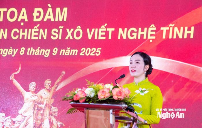 Đồng chí Trần Thị Mỹ Hạnh - Ủy viên Ban Chấp hành Đảng bộ tỉnh, Giám đốc Sở Văn hóa, Thể thao và Du lịch phát biểu tại Lễ khai trương Nhà trưng bày Xô viết Nghệ Tĩnh. Ảnh: Minh Quân