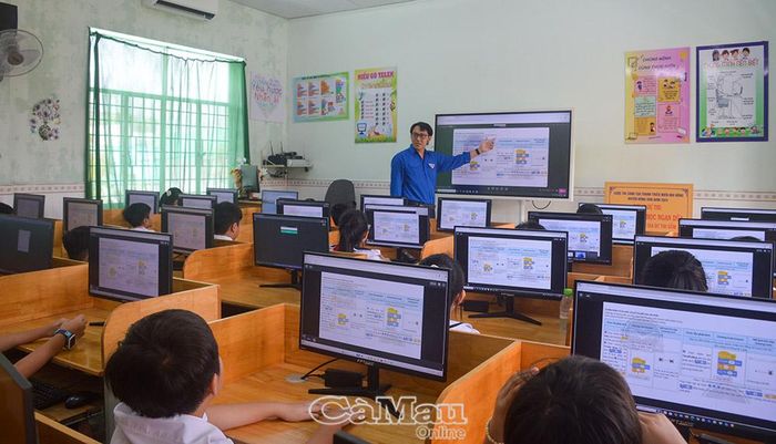 Học sinh được tiếp cận kiến thức về Tin học với hình thức vừa học, vừa chơi.