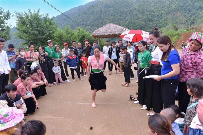 Một không gian văn hóa tại chợ phiên Nậm Pắt. Ảnh: BDT