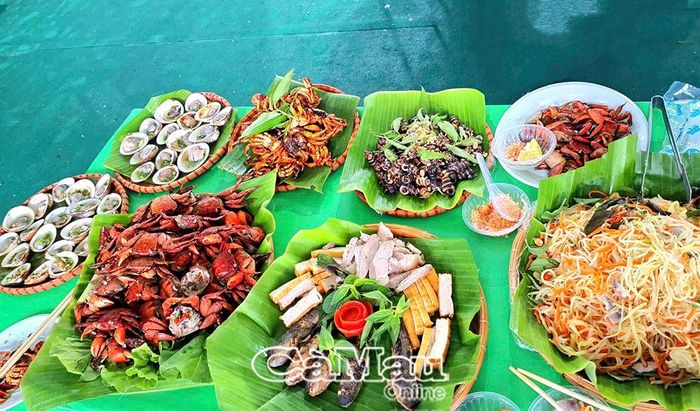  Những món ngon kết tinh từ biển cả, rừng U Minh bạt ngàn và đồng ruộng mênh mông làm nên tinh hoa văn hóa ẩm thực Cà Mau.