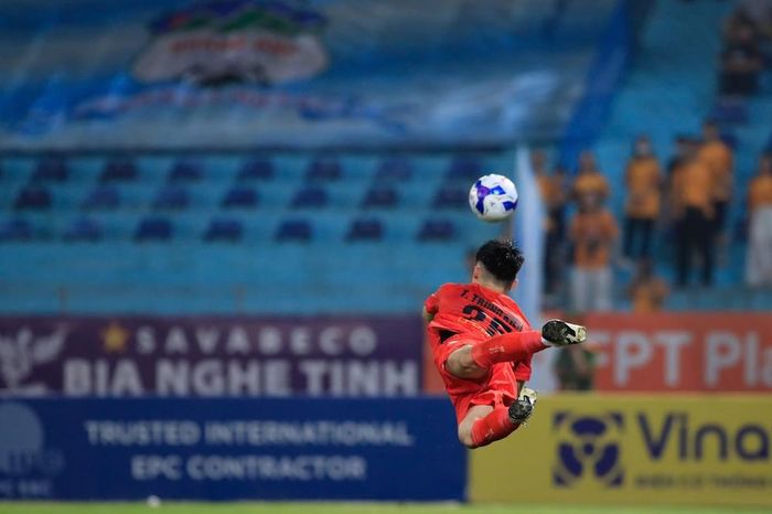 Trung Kiên được đánh giá rất quan trong trong kế hoạch của HLV KIm Sang Sik trong năm nay và năm tới. Ảnh: VPF