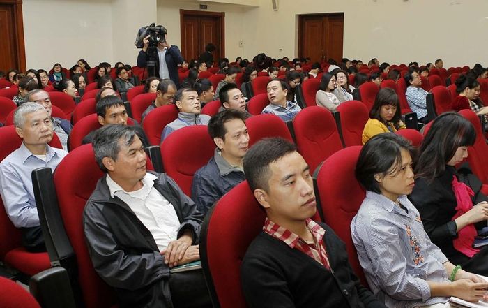 Cán bộ, đảng viên TTXVN học tập, quán triệt và triển khai Nghị quyết Hội nghị Trung ương 6 khóa XII. Ảnh: Văn Điệp – TTXVN