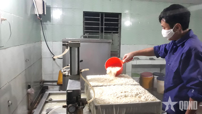  Lữ đoàn 680 làm đậu phụ. 