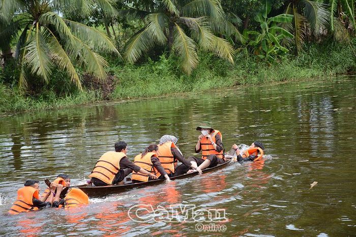 Cà Mau - điểm đến lý tưởng để thư giãn, vui chơi và tận hưởng trọn vẹn sự trong lành của miền đất cuối trời Nam.