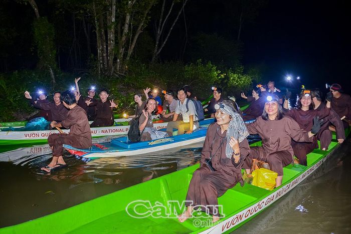Du lịch cộng đồng Cà Mau, mang đến trải nghiệm gần gũi, nơi du khách hòa mình vào thiên nhiên và đời sống thường nhật của người dân.
