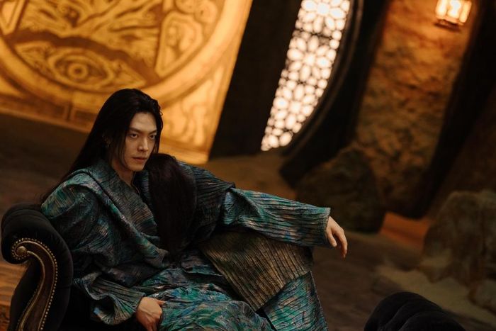 Kim Woo Bin trong vai Genie