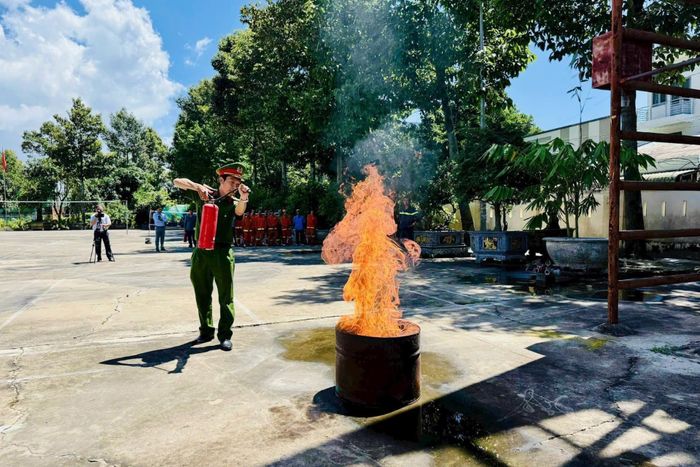Hướng dẫn sử dụng bình chữa cháy