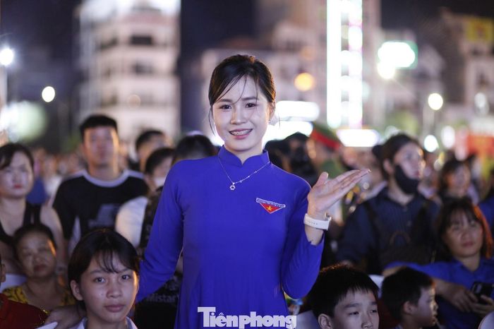 Đoàn viên tỉnh Bắc Ninh tham gia tổ chức Đêm hội Trăng rằm. Ảnh: Nguyễn Thắng