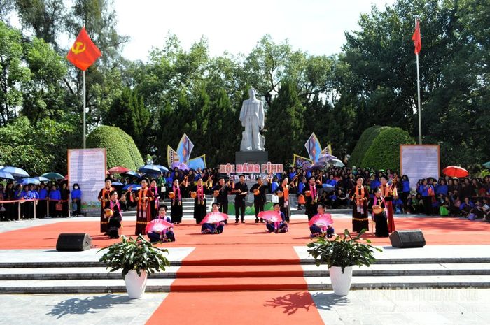 Tiết mục hát then đàn tính đặc sắc tại chương trình