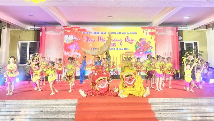Các tiết mục văn nghệ do thiếu nhi xã Ô Diên biểu diễn. Ảnh: Xã Ô Diên