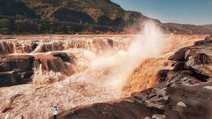 Thác Hồ Khẩu là khúc nhạc hùng tráng nhất trên dòng Hoàng Hà cuộn chảy