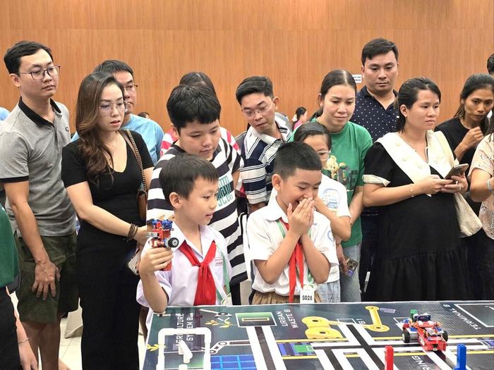  Cuộc thi đã gắn kết các em học sinh với gia đình. 
