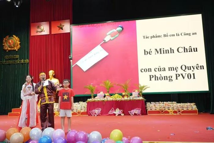  Sản phẩm của các em nhỏ được mang đấu giá tại chương trình