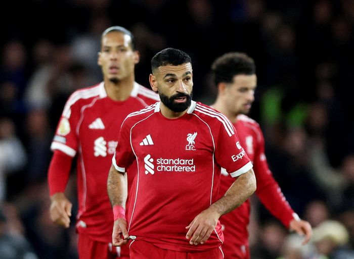  Về phía Liverpool, đây là trận thua thứ 3 liên tiếp chỉ trong vòng 7 ngày, sau thất bại 1-2 trước Crystal Palace tại Premier League và 0-1 trước Galatasaray ở Champions League. Bất chấp khoản chi 446 triệu bảng trong kỳ chuyển nhượng mùa hè, đoàn quân của HLV Arne Slot đang sa sút nghiêm trọng. 