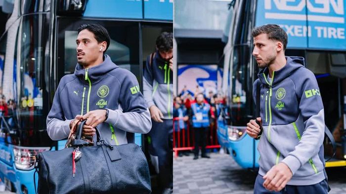 Các cầu thủ Man City tới sân