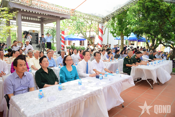 Các đại biểu tham dự buổi lễ 