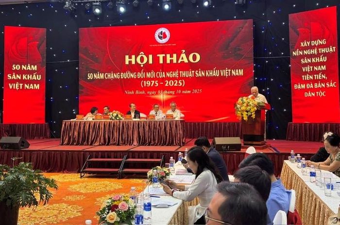  Hội thảo nhận được 30 tham luận với những đánh giá, đề xuất thẳng thắn vì sự phát triển của sân khấu Việt Nam. 