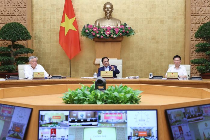 Thủ tướng Phạm Minh Chính yêu cầu triển khai quyết liệt, kịp thời, hiệu quả các nghị quyết của Bộ Chính trị (các nghị quyết số 57, 59, 66, 68, 70, 71, 72), kịp thời trình Quốc hội ban hành các cơ chế, chính sách để thực hiện.