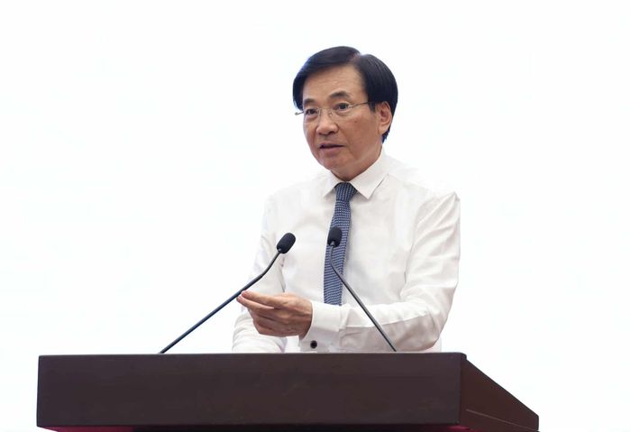 Bộ trưởng, Chủ nhiệm Văn phòng Chính phủ Trần Văn Sơn, Người phát ngôn của Chính phủ phát biểu.