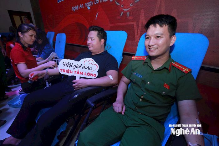 Chương trình đã tiếp nhận được hơn 800 đơn vị máu. Ảnh: Thanh Yên