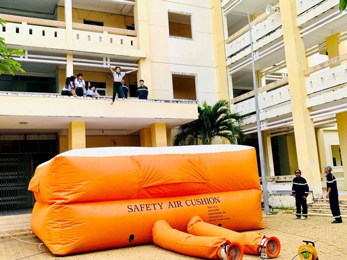 Học sinh được trải nghiệm, thực hành các tình huống CC, CNCH