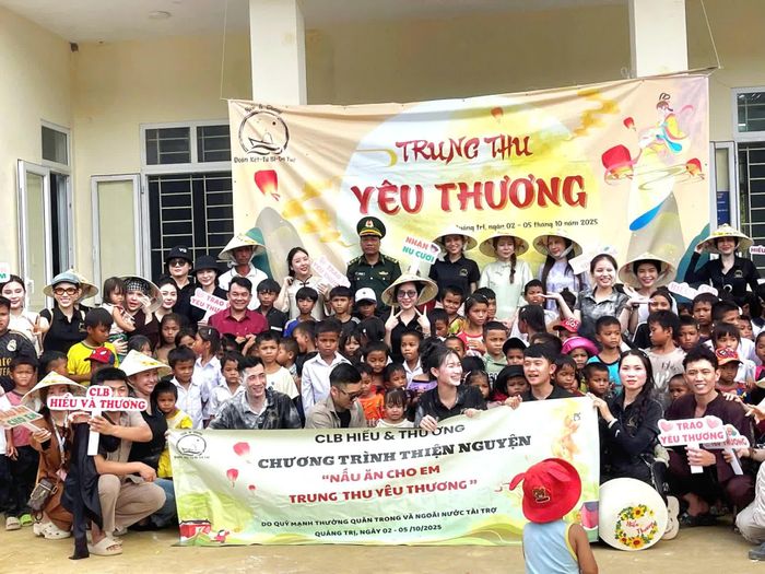 Chương trình giúp các em có một mùa Trung thu trọn vẹn hơn - Ảnh: M.L