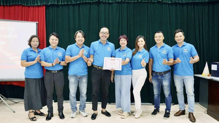 Nam MC hạnh phúc khi được đón dịp kỷ niệm 55 năm phát sóng của Đài THVN.