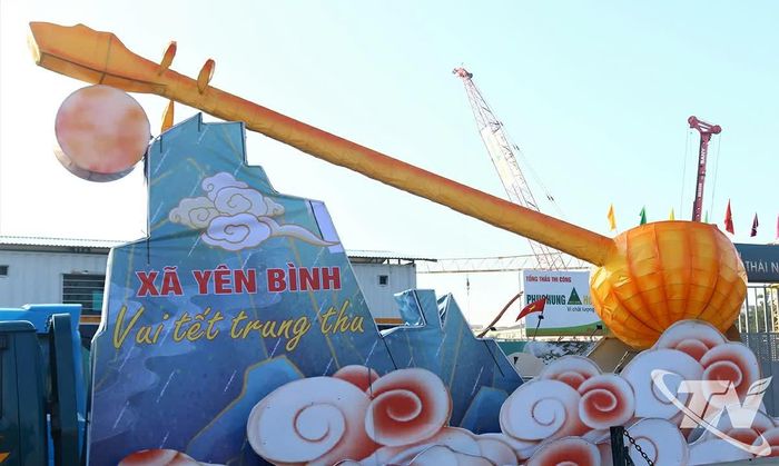 Mô hình đèn cây đàn Tính của xã Yên Bình.