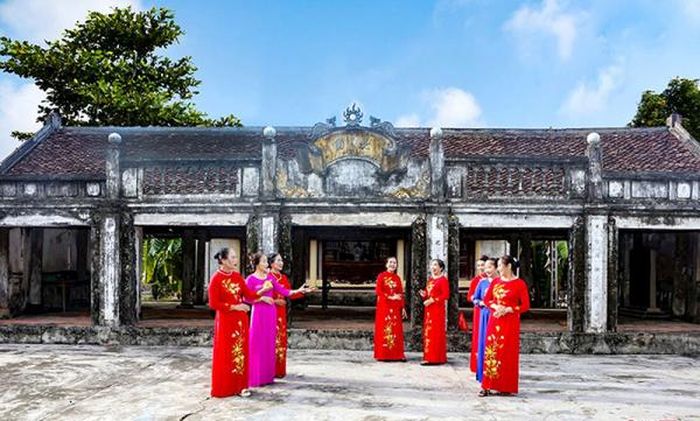 Sinh hoạt văn hóa trong không gian văn hóa Trường Lưu.