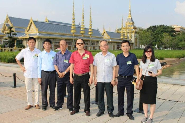 Đoàn các Tổng biên tập và Chủ tịch Hội Nhà báo địa phương phía Bắc thăm và làm việc tại vùng Bắc Thái Lan, tháng 7/2019. Nhà báo Trần Hữu Minh thứ 3 từ trái qua.