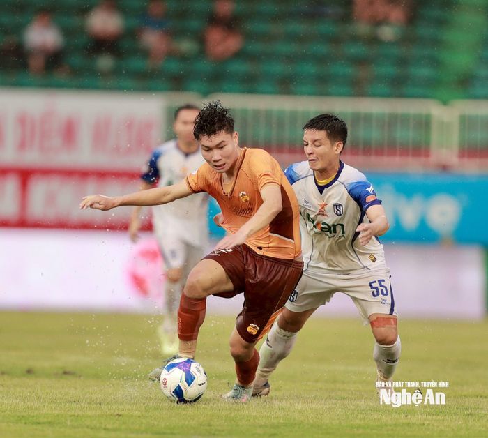 Sông Lam Nghệ An may mắn giành được 1 điểm trên sân Hoàng Anh Gia Lai. Ảnh tư liệu: Trung Kiên