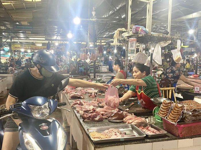 Các mặt hàng như thịt, cá, trứng giá cả ổn định không tăng hoặc tăng không đáng kể.