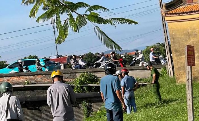 Lực lượng chức năng có mặt để vận động, khống chế đối tượng.