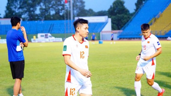 Hai Long có thể thay Quang Hải đá cặp với Hoàng Đức ở giữa sân khi gặp Nepal. Ảnh: Diễm My