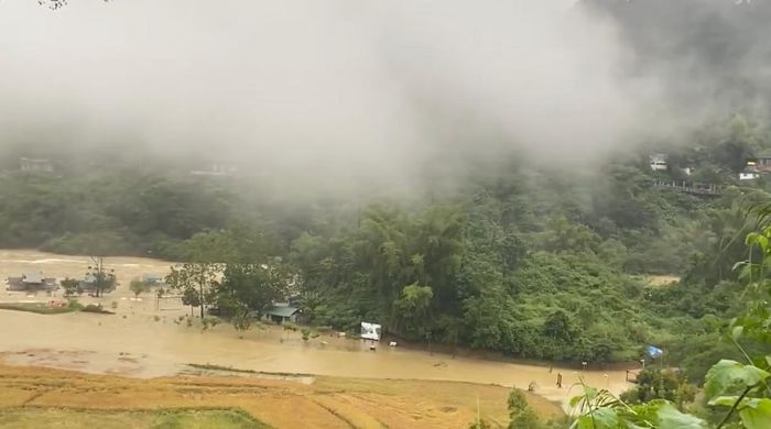 Trước đó, thác Bản Giốc đã phải dừng đón khách du lịch từ ngày 30/9 đến 3/10 do ảnh hưởng bão số 10 Bualoi. Ảnh: Ngọc Tân