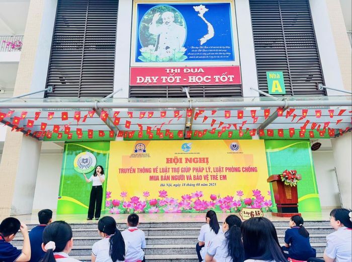  Trợ giúp viên cũng góp phần vào công cuộc Phổ biến, giáo dục pháp luật. 