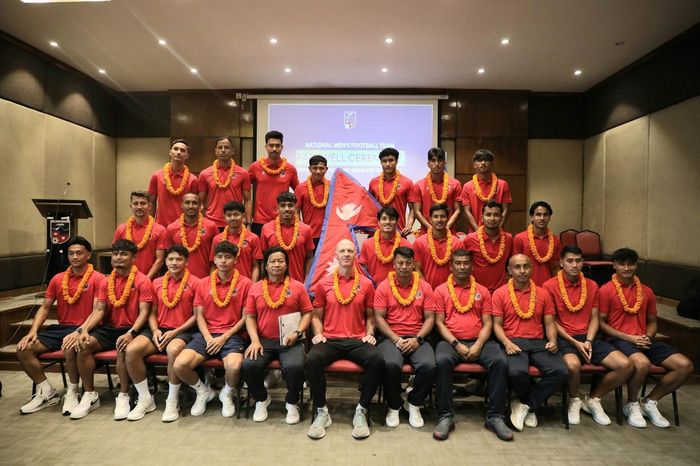 ĐT Nepal trong lễ xuất quân trước khi sang Việt Nam chơi 2 trận vòng loại Asian Cup 2027.