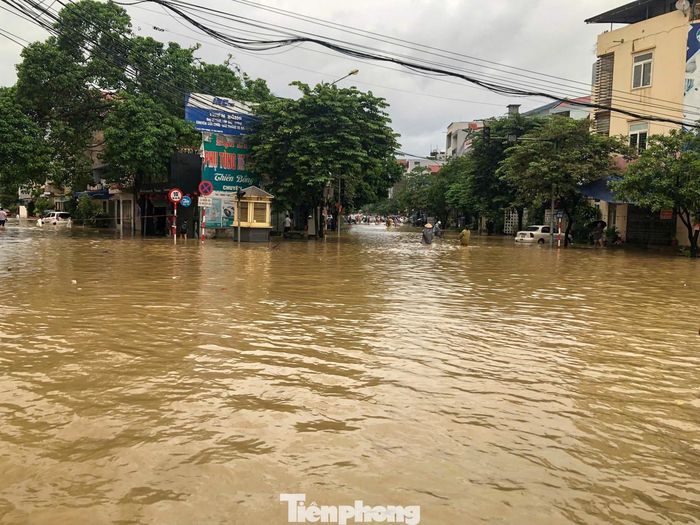  Theo Đài Khí tượng Thủy văn Bắc Bộ, Cục Khí tượng Thủy văn, do ảnh hưởng của vùng hội tụ gió kinh hướng sau bão Matmo nên Cao Bằng, Thái Nguyên, Lạng Sơn và Bắc Ninh đã phải hứng chịu đợt mưa rất lớn. Lượng mưa từ sáng 6/10 đến tối 7/10 vượt quá tổng lượng mưa trung bình trong cả tháng 10 của khu vực này. 