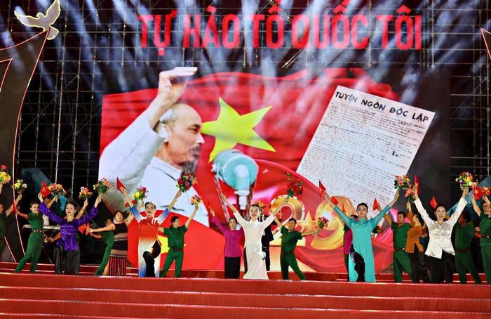 Tiết mục tại Chương trình "Tự hào Tổ quốc tôi" do Tỉnh ủy - HĐND - UBND UBMTTQ Việt Nam tỉnh Lâm Đồng tổ chức chào mừng 80 năm Cách mạng Tháng Tám và Quốc khánh nước Cộng hòa xã hội chủ nghĩa Việt Nam (2/9/1945 - 2/9/2025).