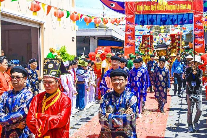 Các hoạt động trong khuôn khổ lễ hội góp phần phát huy giá trị văn hóa phi vật thể, tôn vinh những người có công bảo vệ biển.