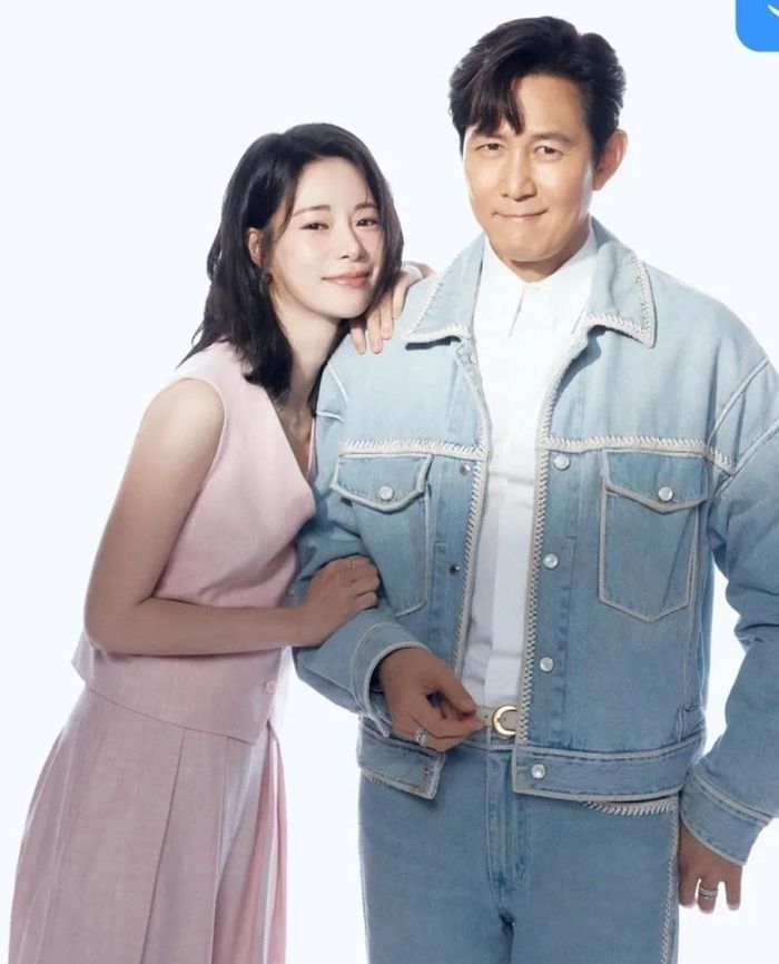 Hình ảnh gây bàn tán của Lee Jung Jae và Lim Ji Yeon. Ảnh: Prime Video.