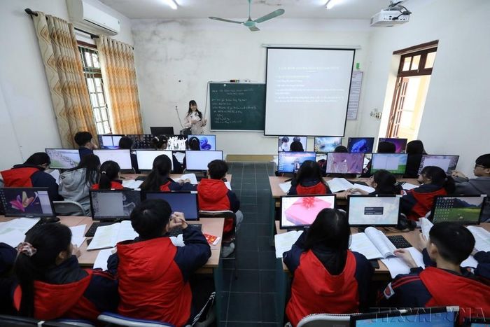 Giờ Tin học tại phòng máy của Trường THPT Dân tộc nội trú tỉnh Lạng Sơn. Ảnh: Anh Tuấn – TTXVN