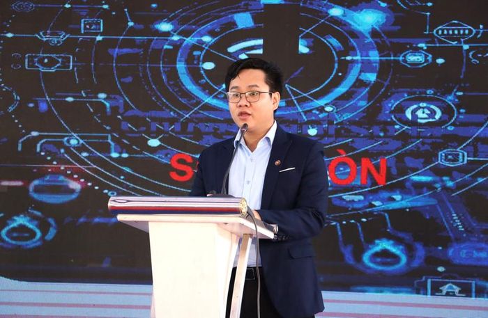  Tiến sĩ Lê Duy Tân, Giảng viên Trường Đại học Quốc tế - Đại học Quốc gia TPHCM chia sẻ về vai trò, giải pháp và bài học kinh nghiệm chuyển đổi số trong doanh nghiệp. 