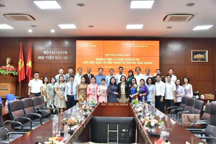  Hội thảo thu hút nhiều chuyên gia, nhà quản lý, nhà khoa học tham dự với nhiều ý kiến tâm huyết. 