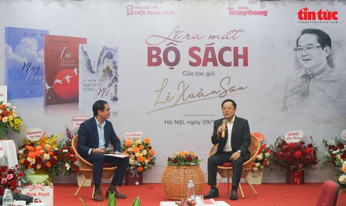 Nhà báo, nhà thơ Lê Xuân Sơn trải lòng về những trang thơ, trang văn trong ba cuốn sách.