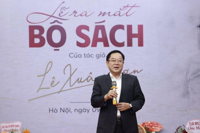 Nhà báo, nhà thơ Lê Xuân Sơn, nguyên Tổng Biên tập báo Tiền Phong chia sẻ về ba cuốn sách tâm huyết "thai nghén" sau nhiều năm làm nghề.