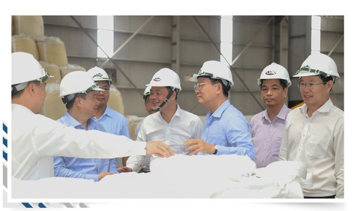 Lãnh đạo tỉnh Lâm Đồng thăm Nhà máy Alumin Tân Rai