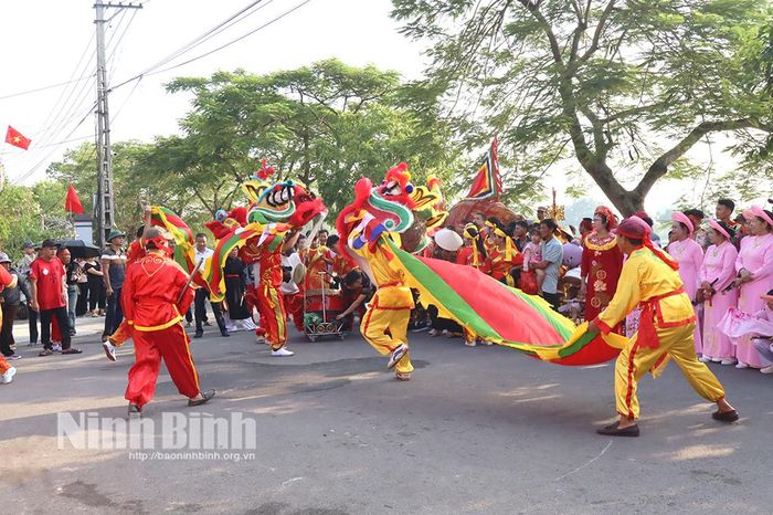 Múa lân - sư - rồng tại Lễ hội.