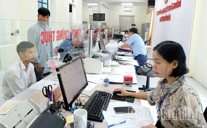 Hiện nay, phường đã triển khai 100% quy trình thủ tục hành chính trên môi trường điện tử, đảm bảo minh bạch, đúng thời gian, nâng cao mức độ hài lòng người dân