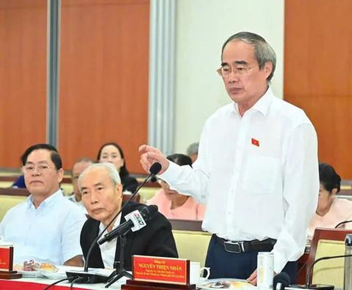 Ông Nguyễn Thiện Nhân, nguyên Ủy viên Bộ Chính trị, nguyên Bí thư Thành ủy TPHCM phát biểu góp ý cho Văn kiện Đại hội